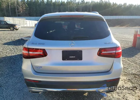 2018 Mercedes-Benz Glc 300 4Matic z USA, uszkodzony, nr VIN WDC0G4KB2JV075458